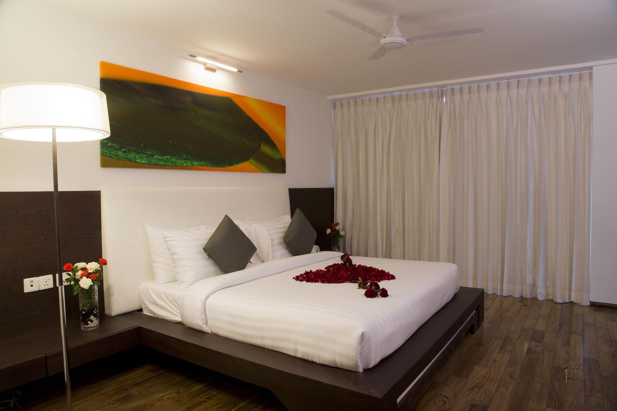Springs Hotels And Spa Bangalore Room photo